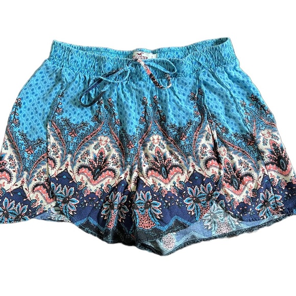HOLLISTER MULTICOLORED BOHO / PAISLEY PRINT FLOWY SHORTS SIZE EXTRA SMALL - Picture 1 of 4